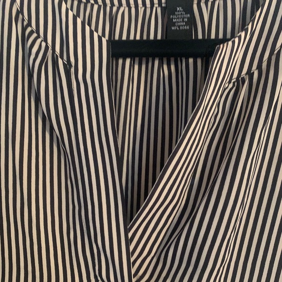 Black and White Pinstriped Blouse - Picture 2 of 4